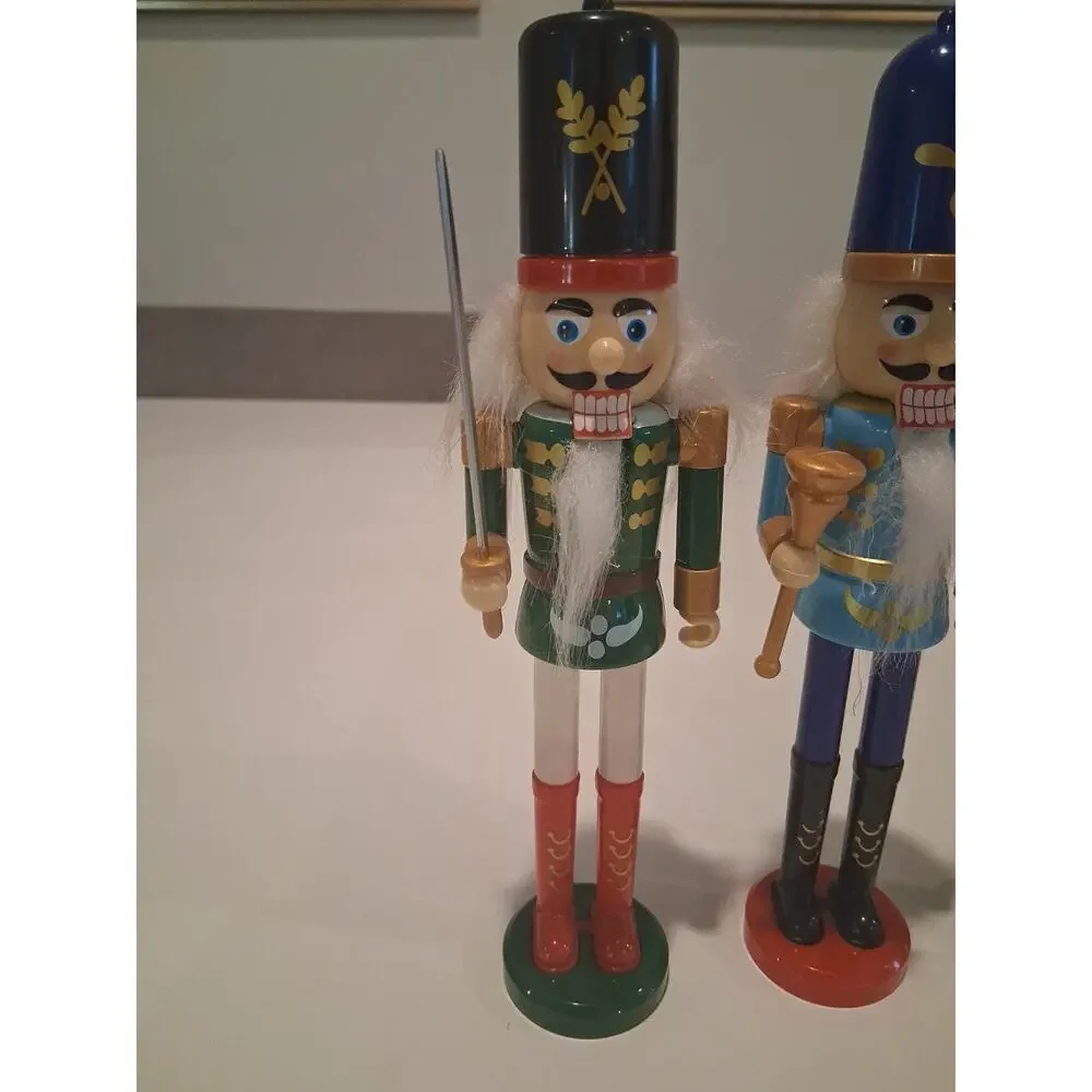 Christmas House Plastic Nutcracker Soldiers 9